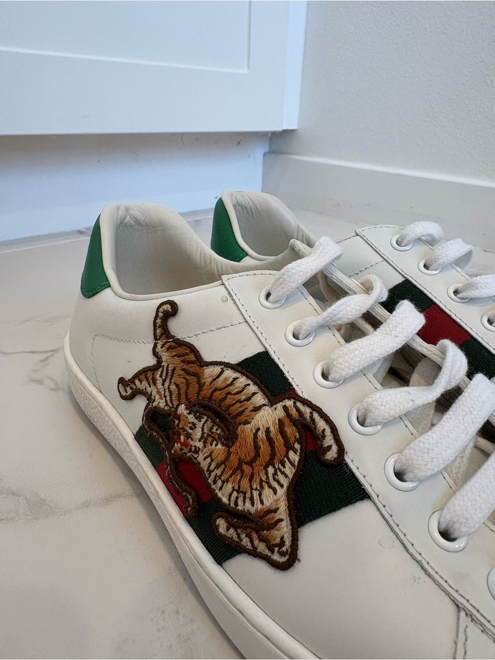Gucci White Ace Sneakers with Tiger - Picture 5 of 7